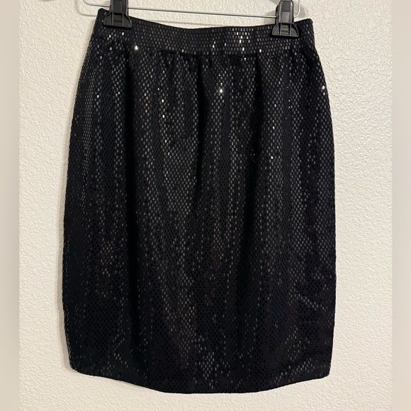 St. John Sparkle Skirt - Picture 1 of 2